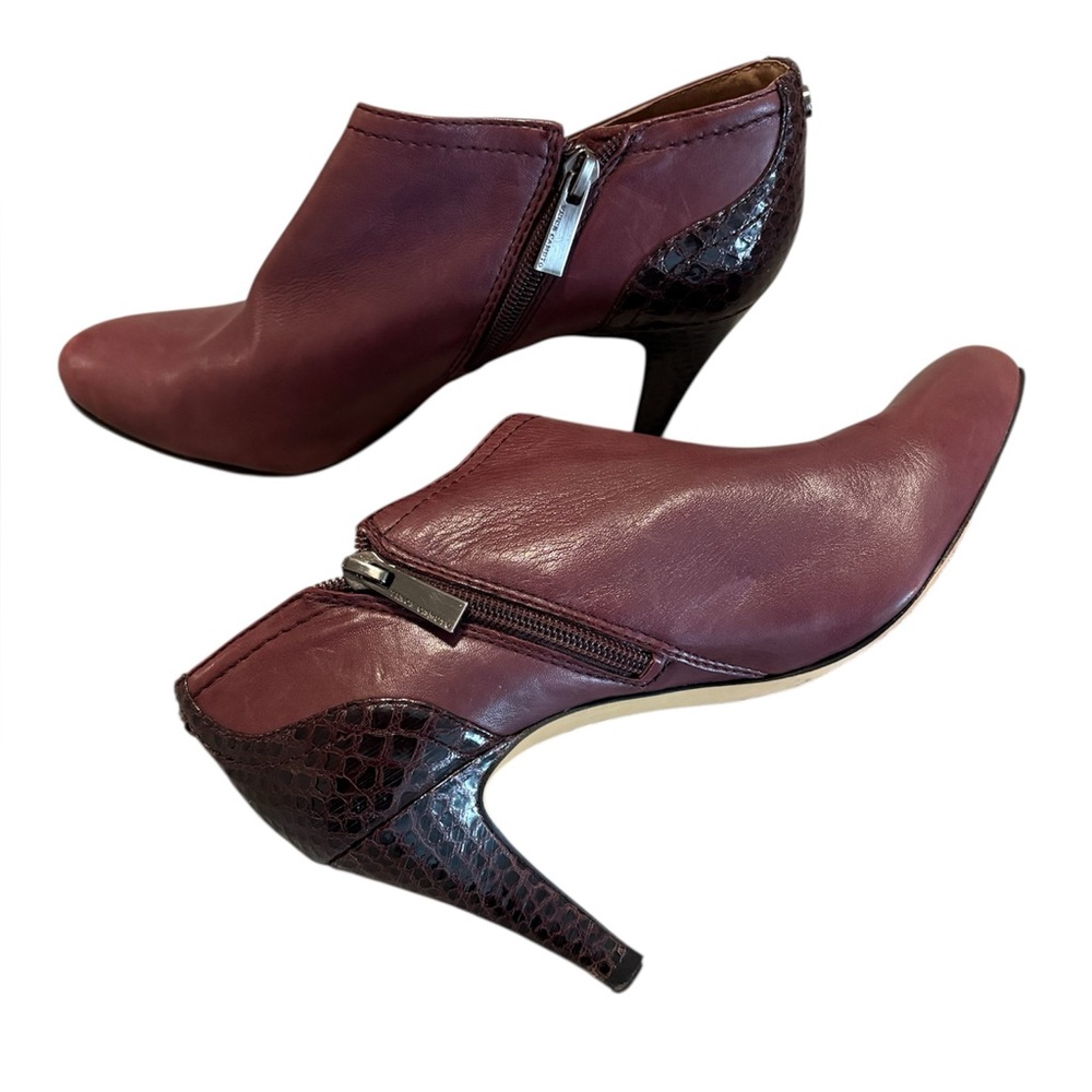 Vince Camuto Women’s Burgundy Zip Ankle Boots Size 7.5